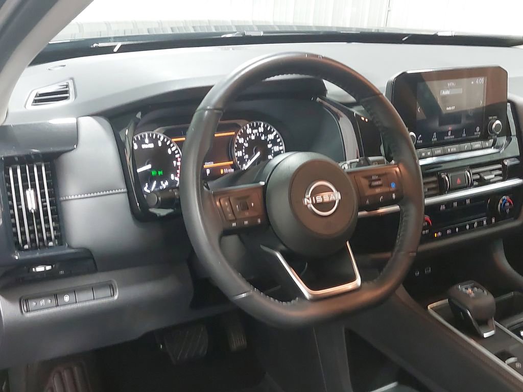 Used 2024 Nissan Pathfinder SV w/ Cargo Package image 17
