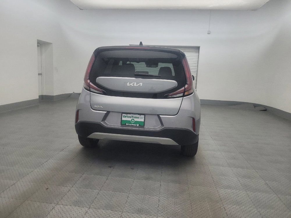 Used 2025 Kia Soul LX w/ LX Technology Package FWD image 7