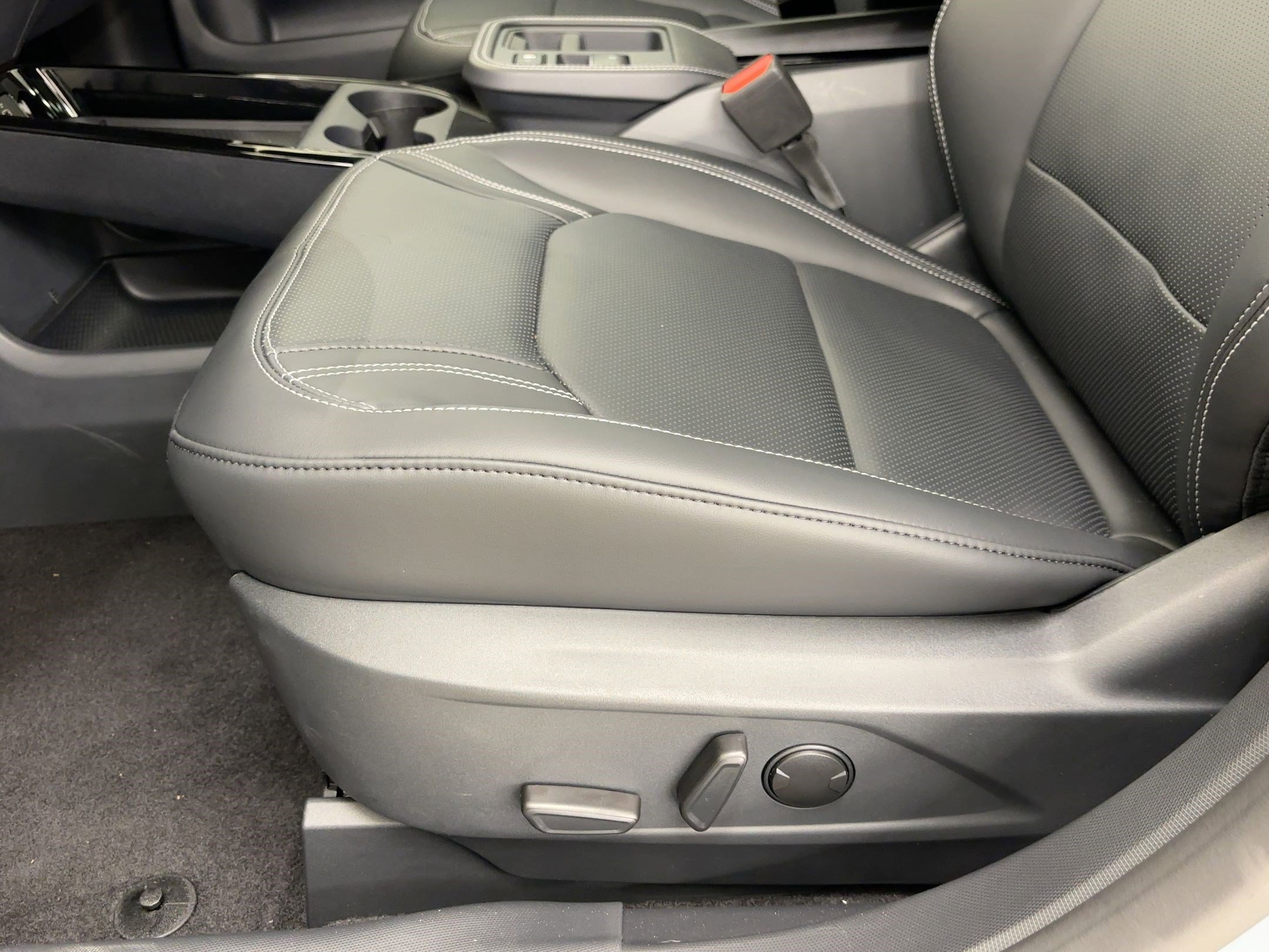 New 2025 Ford Mustang Mach-E Premium image 12