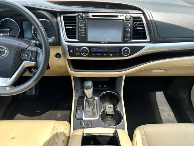 Used 2015 Toyota Highlander XLE AWD/4WD image 20