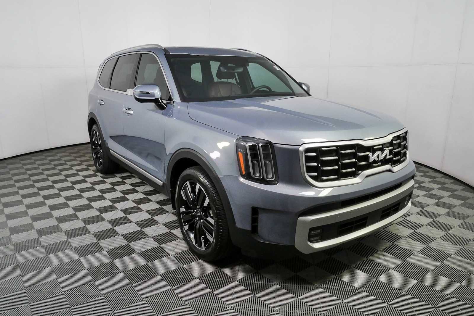 Used 2025 Kia Telluride SX