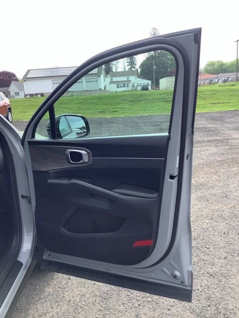 Used 2022 Kia Sorento S w/ Panoramic Sunroof Package AWD/4WD image 16