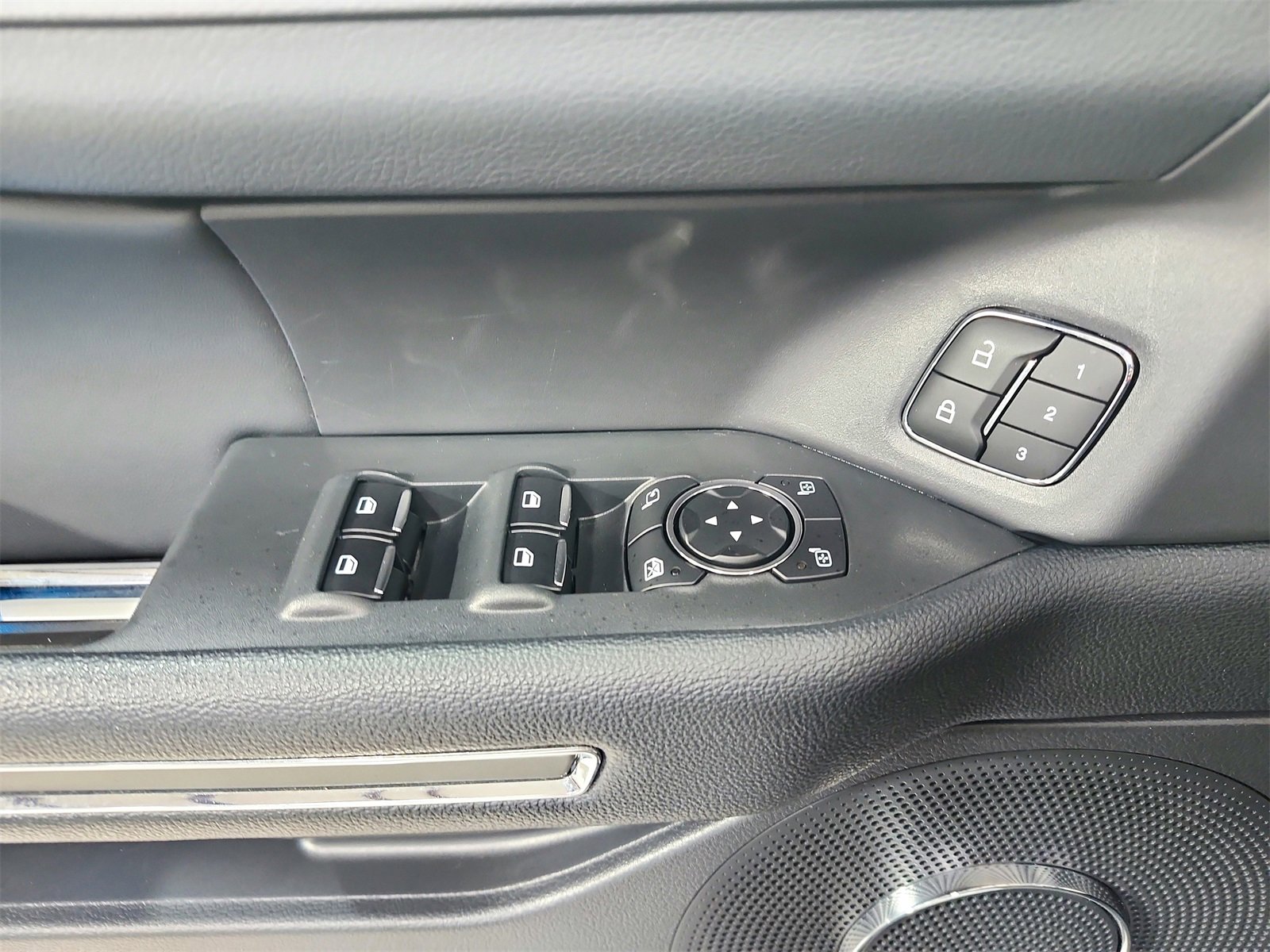 Used 2024 Ford Expedition Max XLT image 33