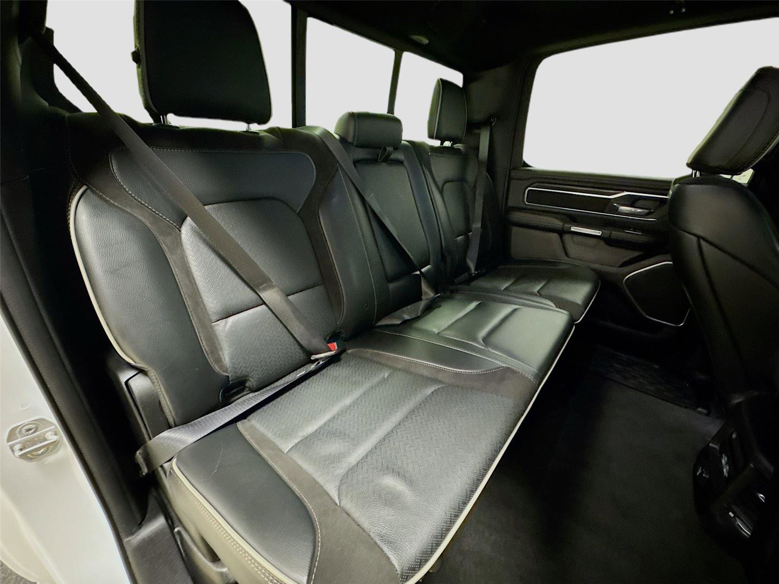 Used 2023 RAM 1500 Laramie AWD/4WD image 28