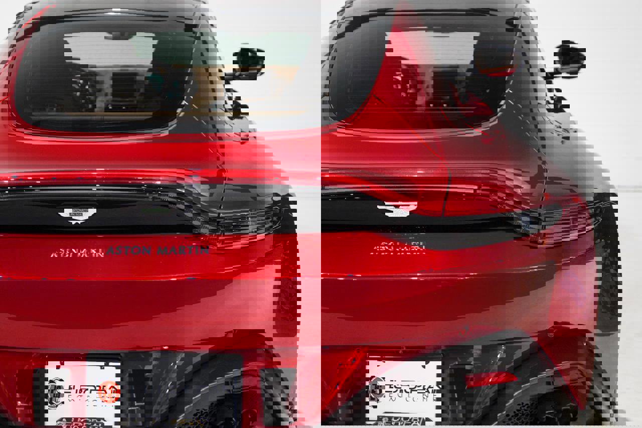 Used 2020 Aston Martin V8 Vantage Coupe image 32