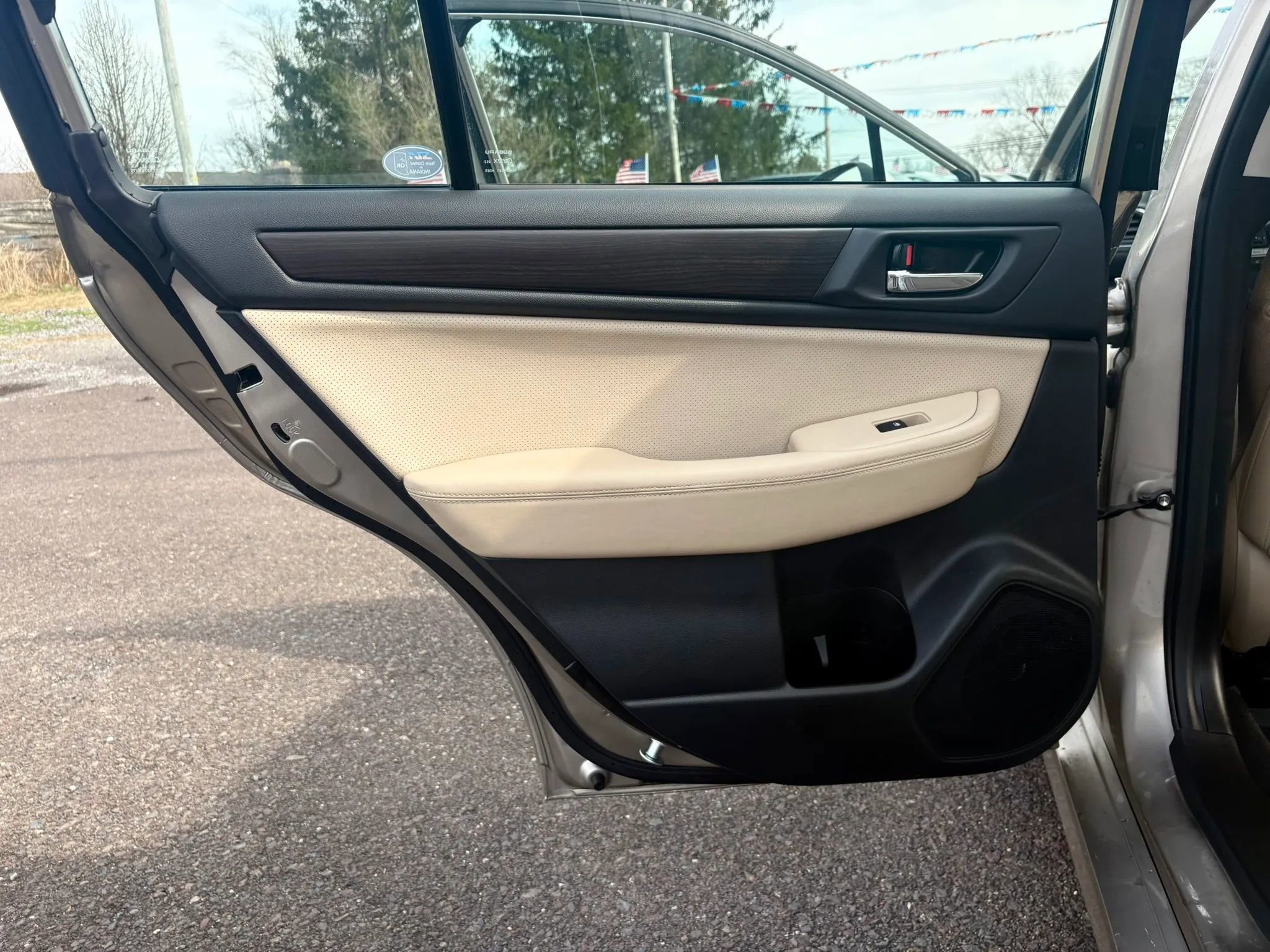 Used 2015 Subaru Legacy 2.5i Limited image 12