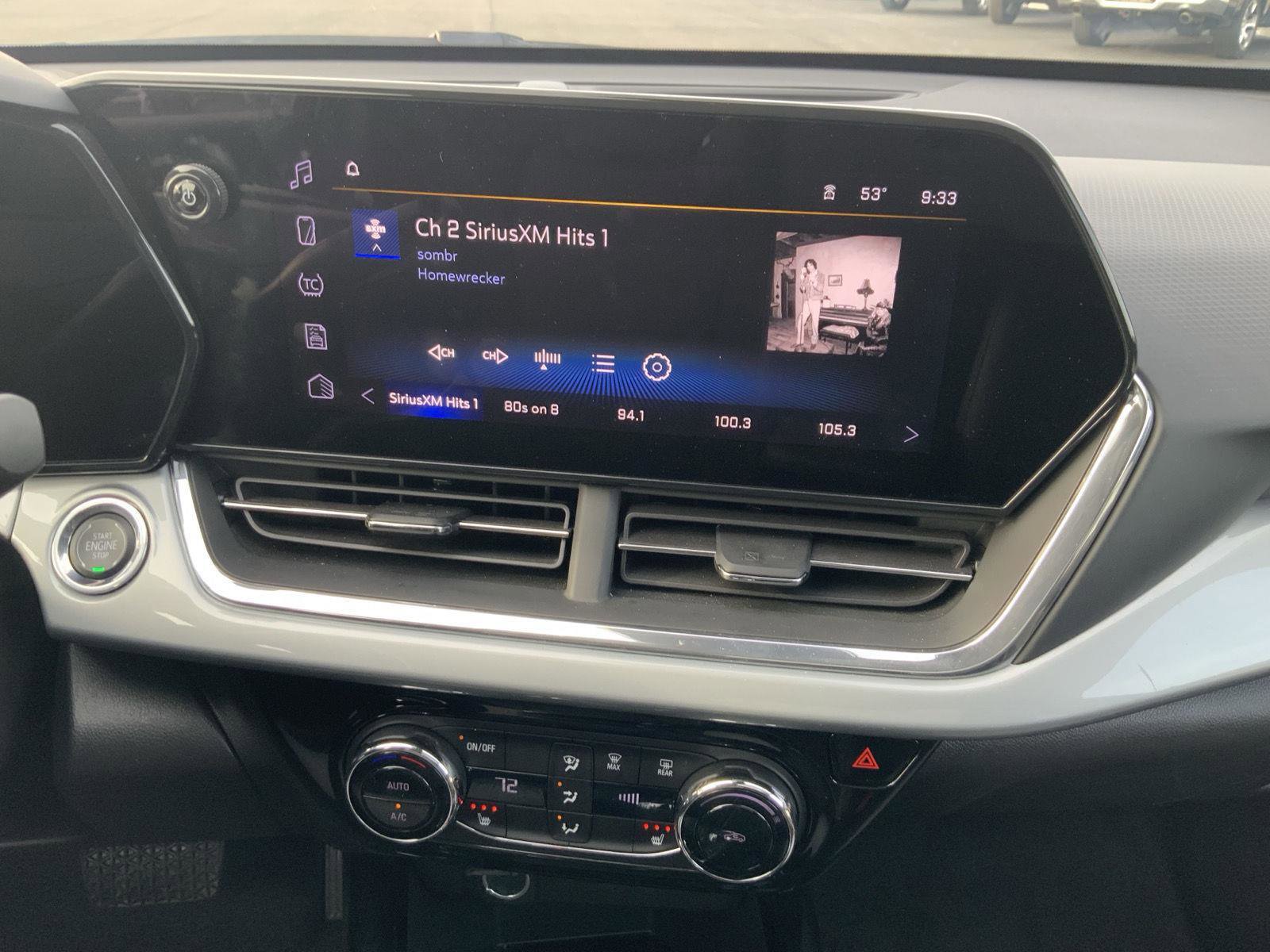 Used 2025 Chevrolet Trax LT w/ LT Convenience Package image 30