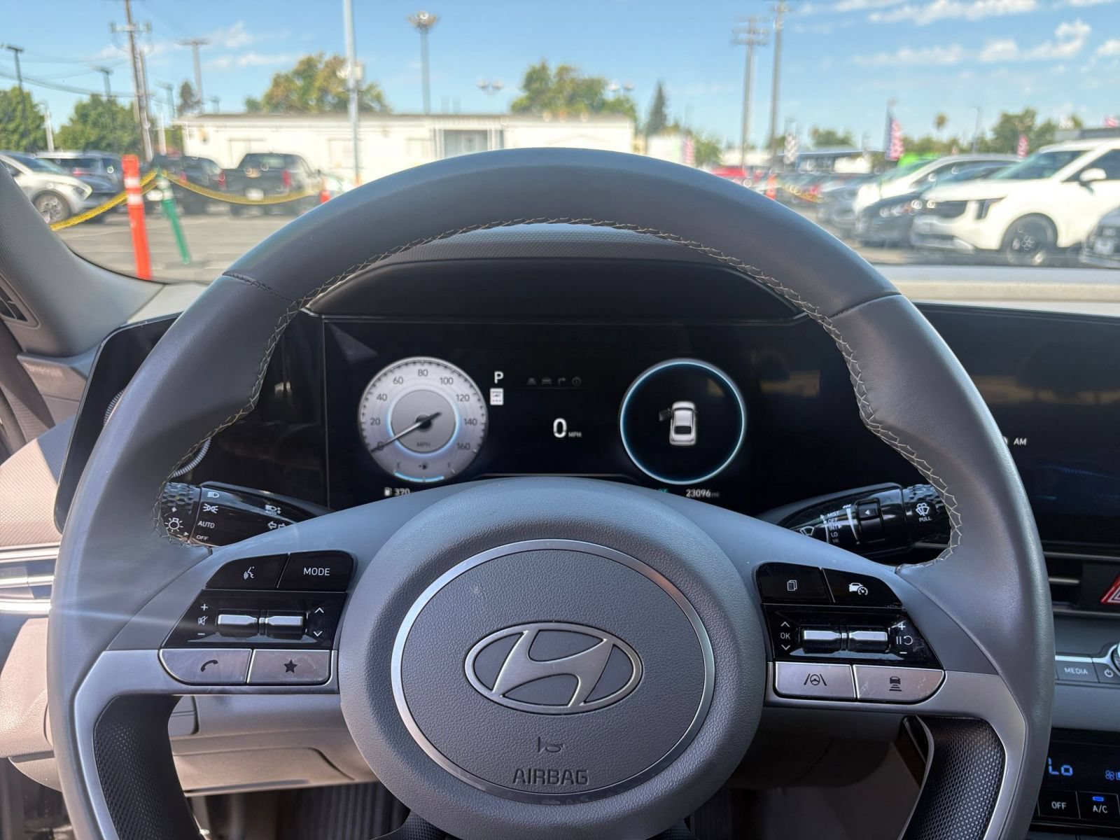 Used 2025 Hyundai Elantra SEL FWD image 27
