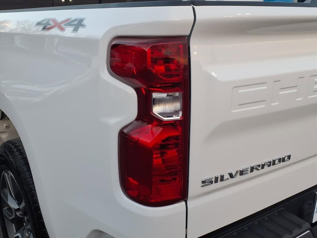 Used 2022 Chevrolet Silverado 1500 LT image 9
