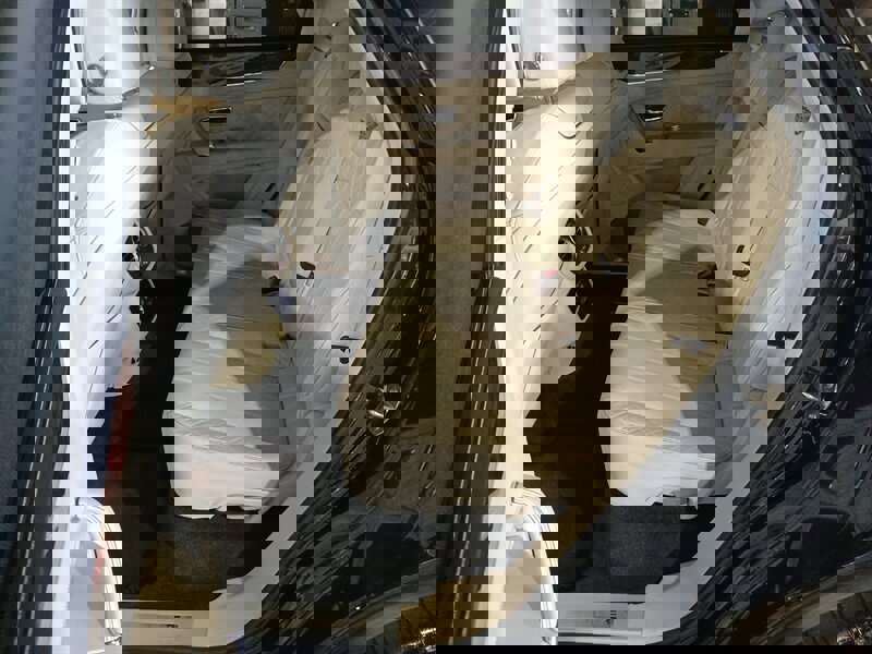 Used 2017 Bentley Bentayga image 25