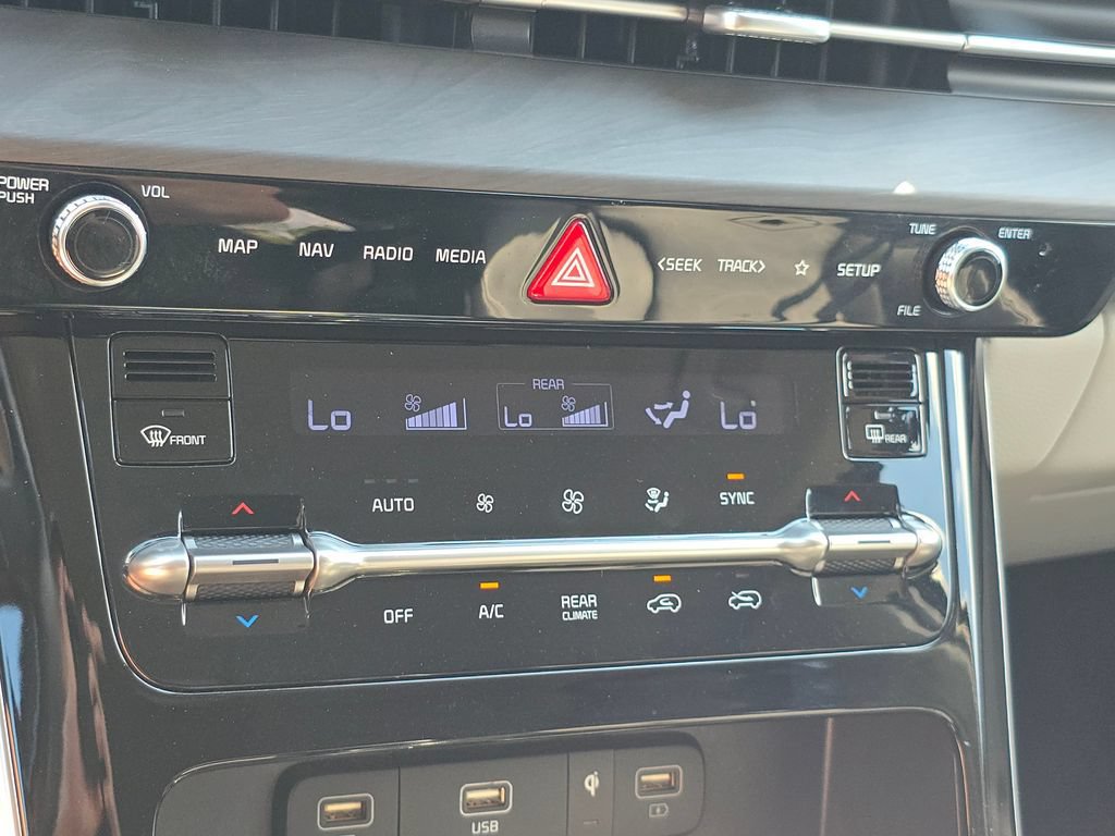 Used 2022 Kia Carnival EX FWD image 34