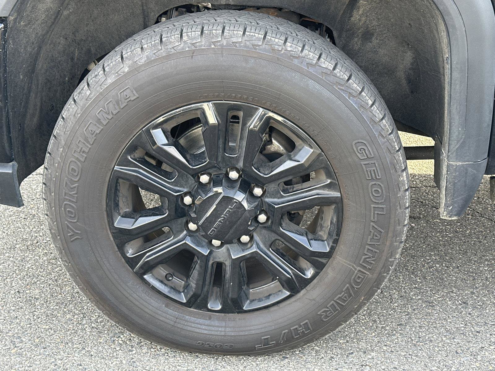 Used 2023 GMC Sierra 3500 Denali w/ Denali Black Diamond Edition image 9