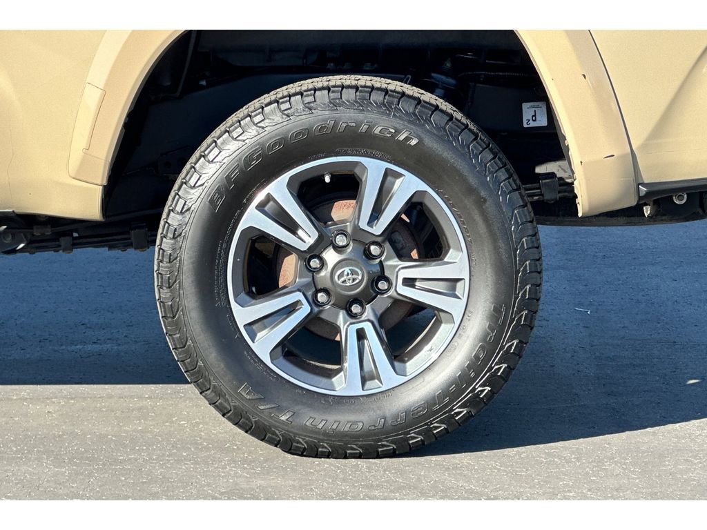 Used 2018 Toyota Tacoma TRD Sport w/ TRD Premium Sport Package image 32