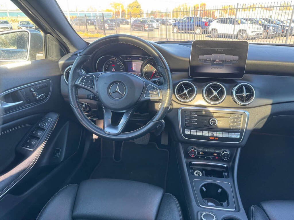 Used 2018 Mercedes-Benz GLA 250 4MATIC image 6