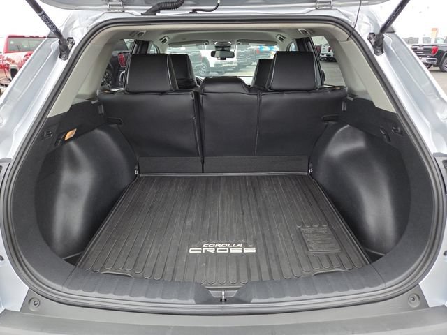 Used 2022 Toyota Corolla Cross LE AWD/4WD image 17
