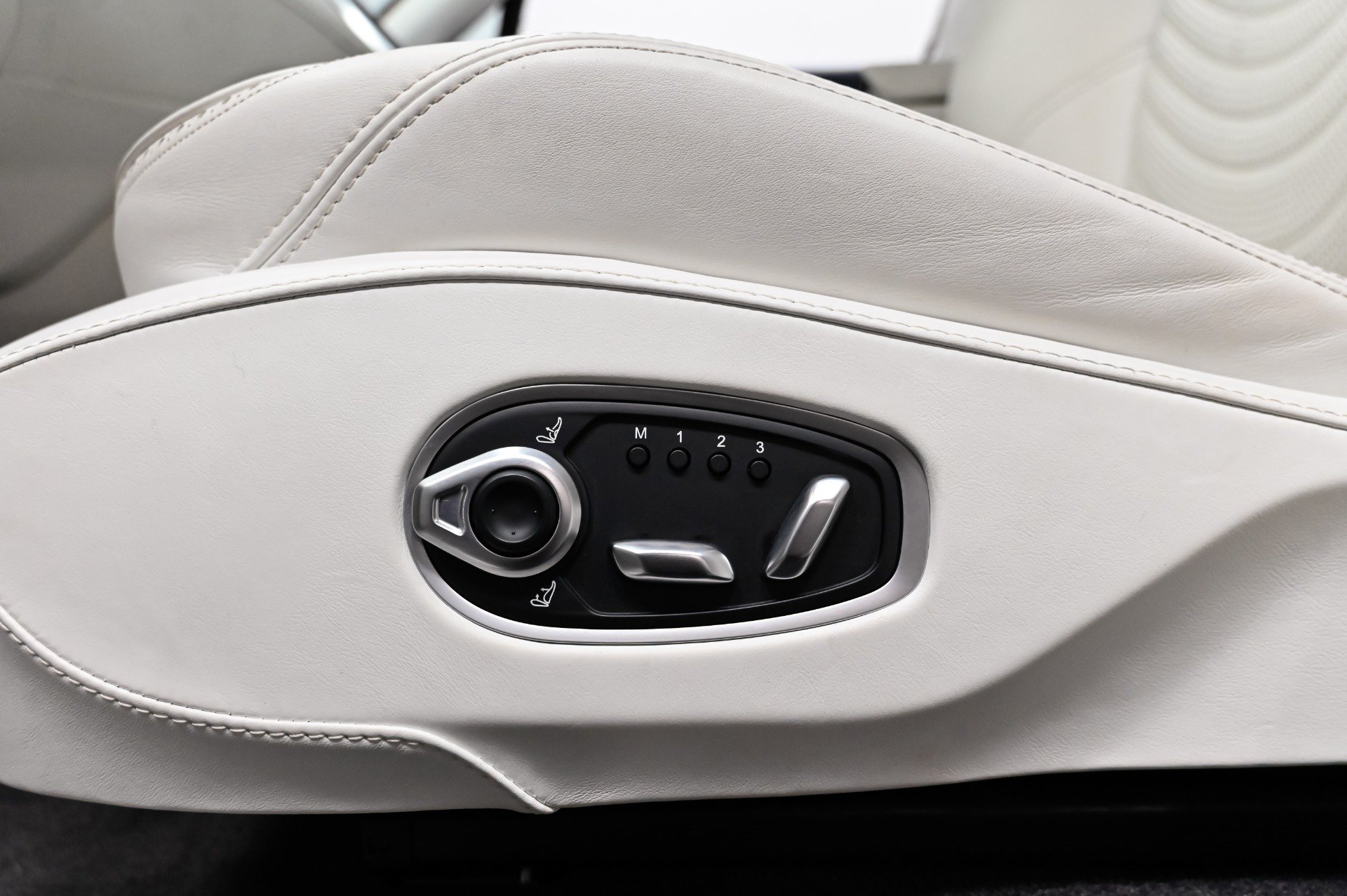 Used 2023 Aston Martin DBX 707 AWD/4WD image 27
