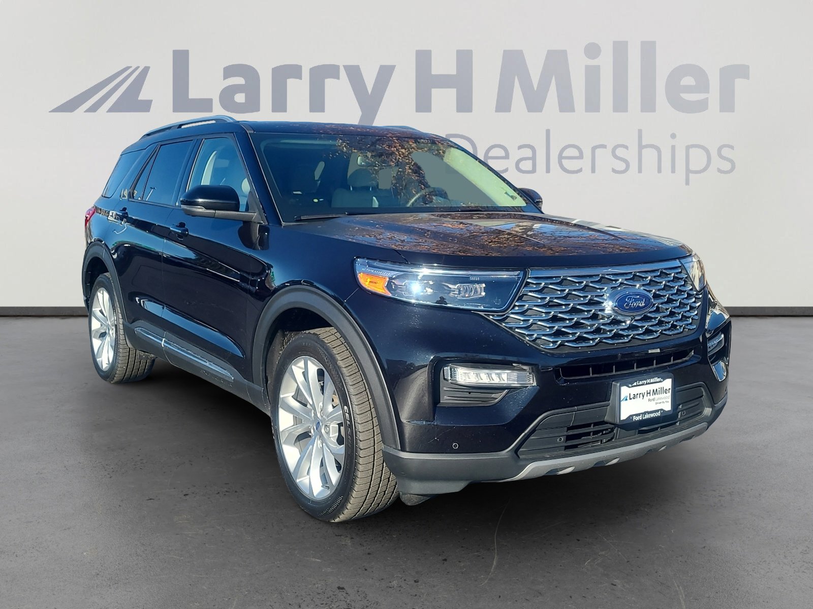 Certified 2023 Ford Explorer Platinum w/ Technology Package image 7