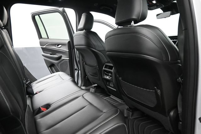 Used 2025 Jeep Grand Cherokee Limited w/ Black Appearance Package AWD/4WD image 28