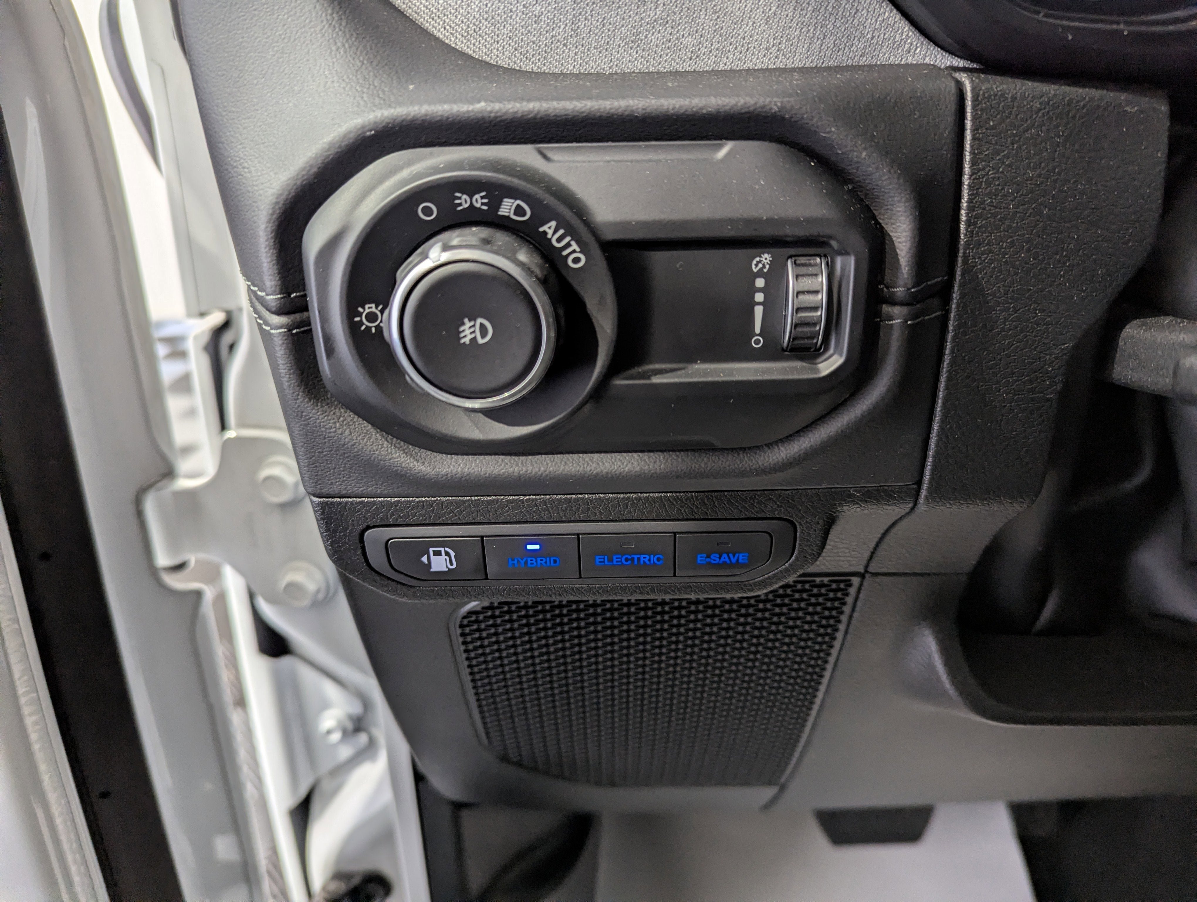 Used 2025 Jeep Wrangler Unlimited Sahara image 17