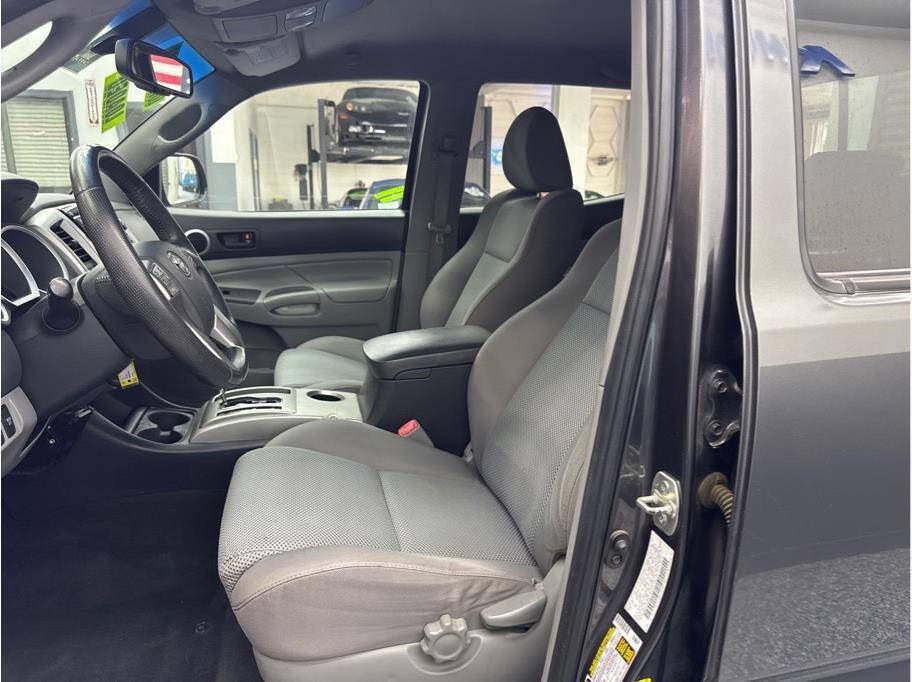 Used 2013 Toyota Tacoma 4x4 Double Cab w/ TRD Off-Road Pkg image 9