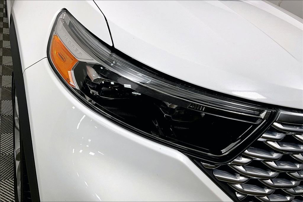 Used 2021 Ford Explorer Platinum w/ Equipment Group 601A image 29