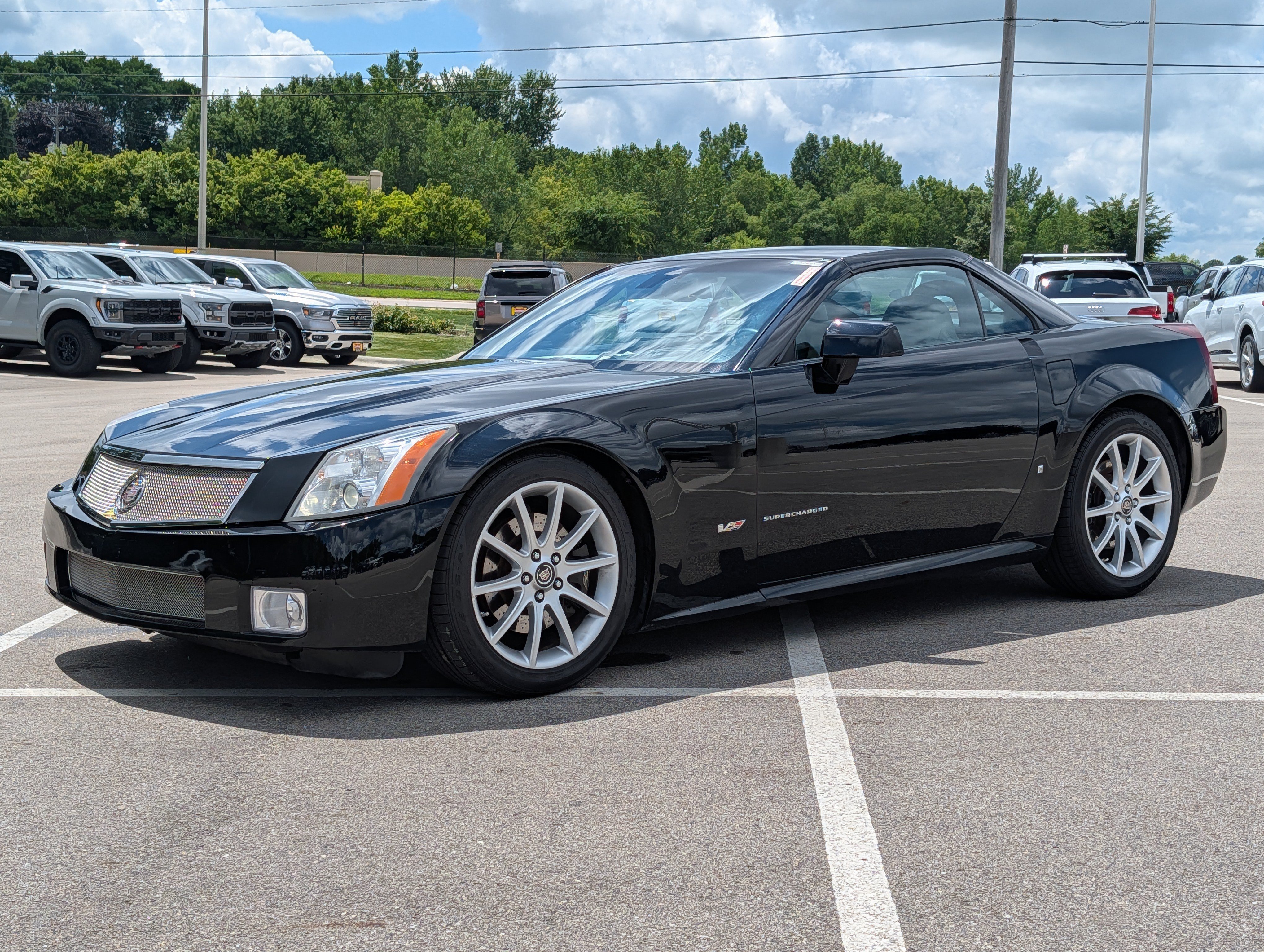 Used 2006 Cadillac XLR V RWD image 28