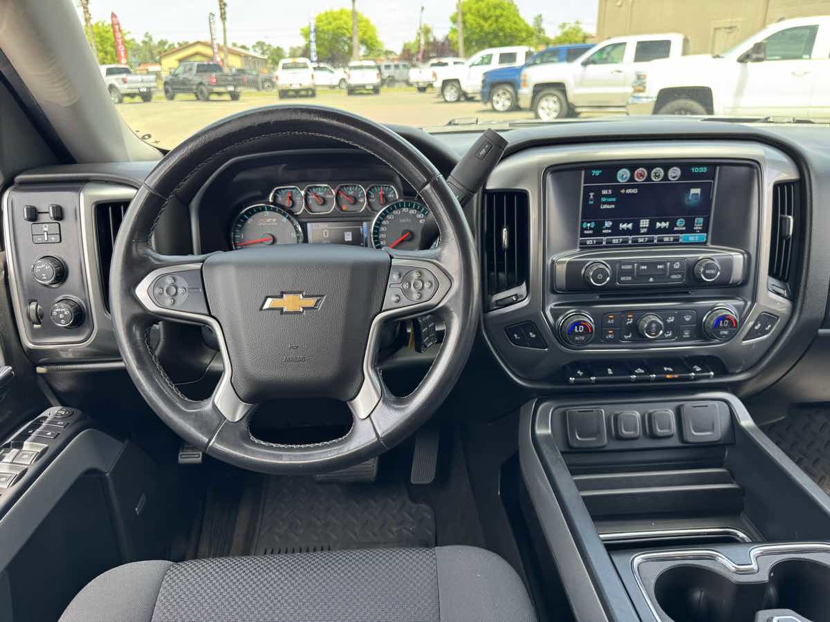 Used 2018 Chevrolet Silverado 1500 LT w/ All Star Edition AWD/4WD image 24