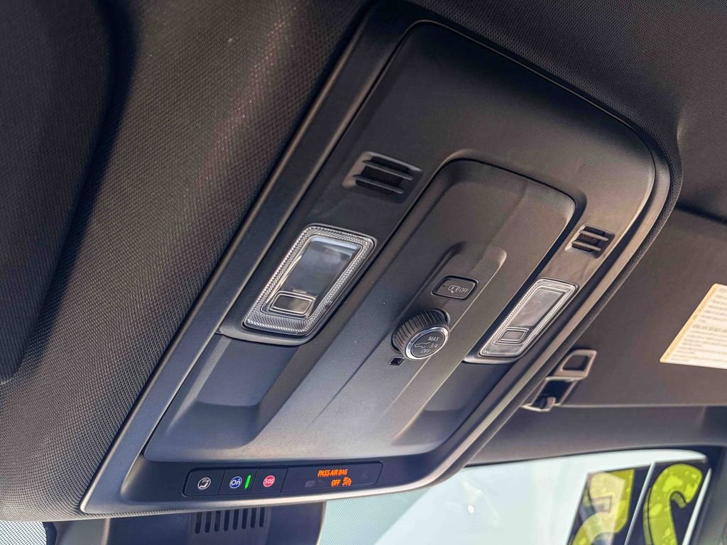 Used 2025 Chevrolet Tahoe LT image 32