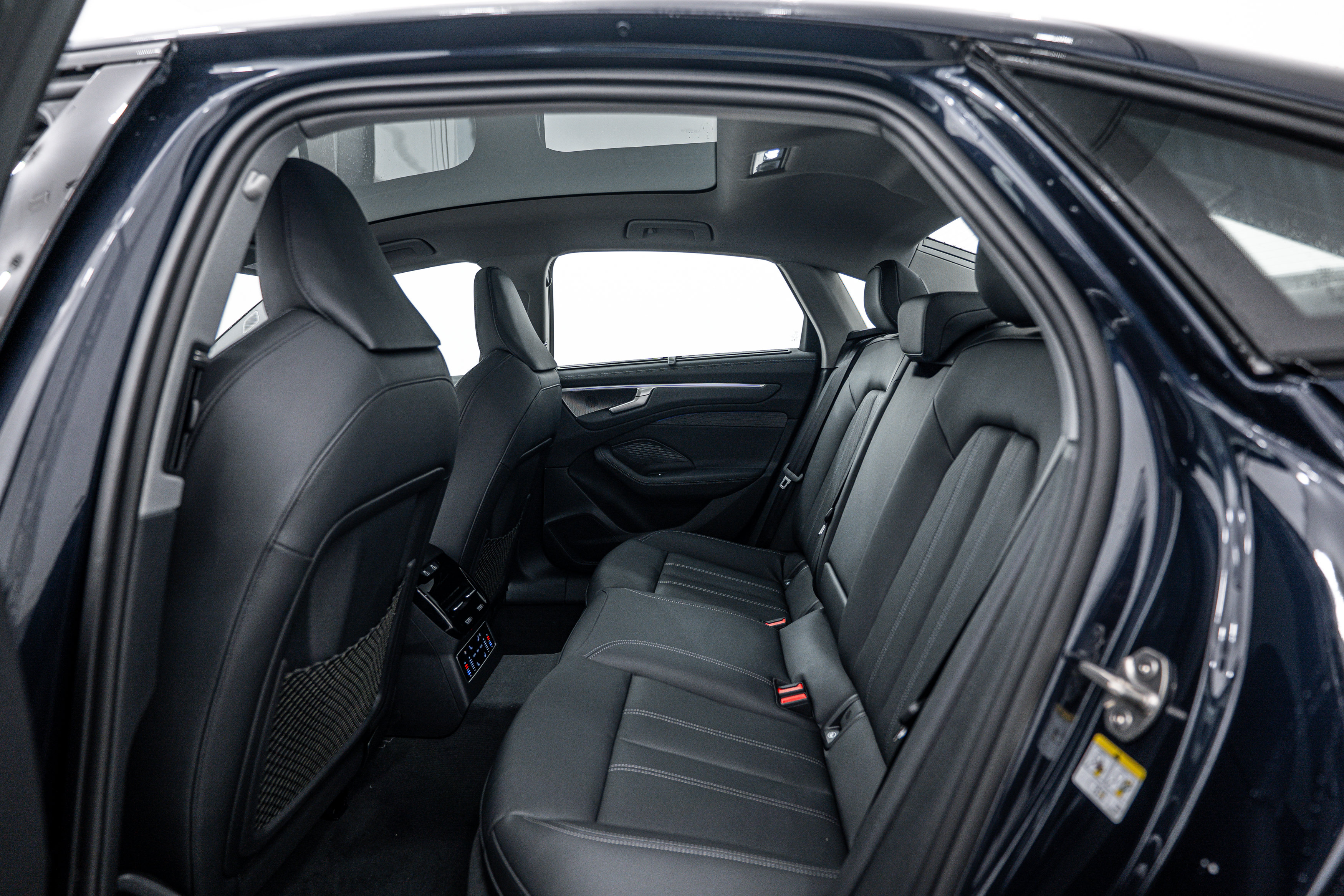 New 2026 Audi A6 Premium Plus AWD/4WD image 18
