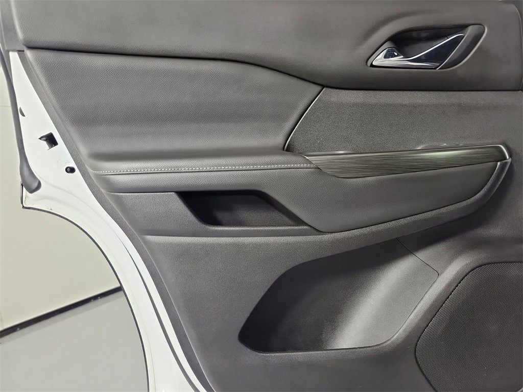 Used 2023 GMC Acadia SLT image 12