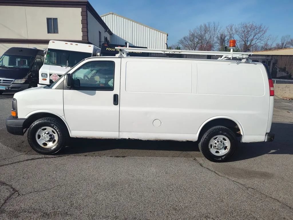 Used 2012 Chevrolet Express 2500 RWD image 2