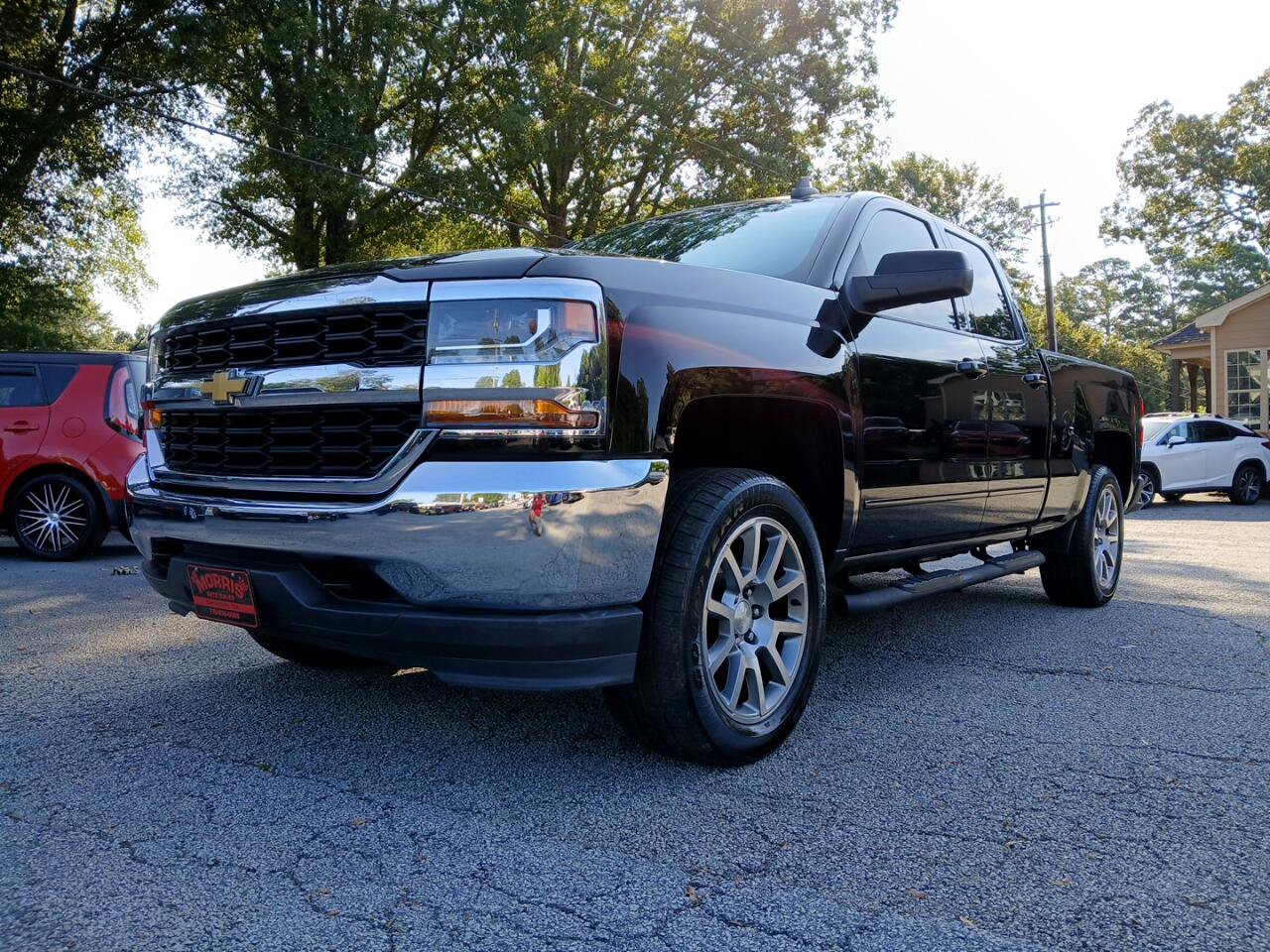 Used 2018 Chevrolet Silverado 1500 LT image 2