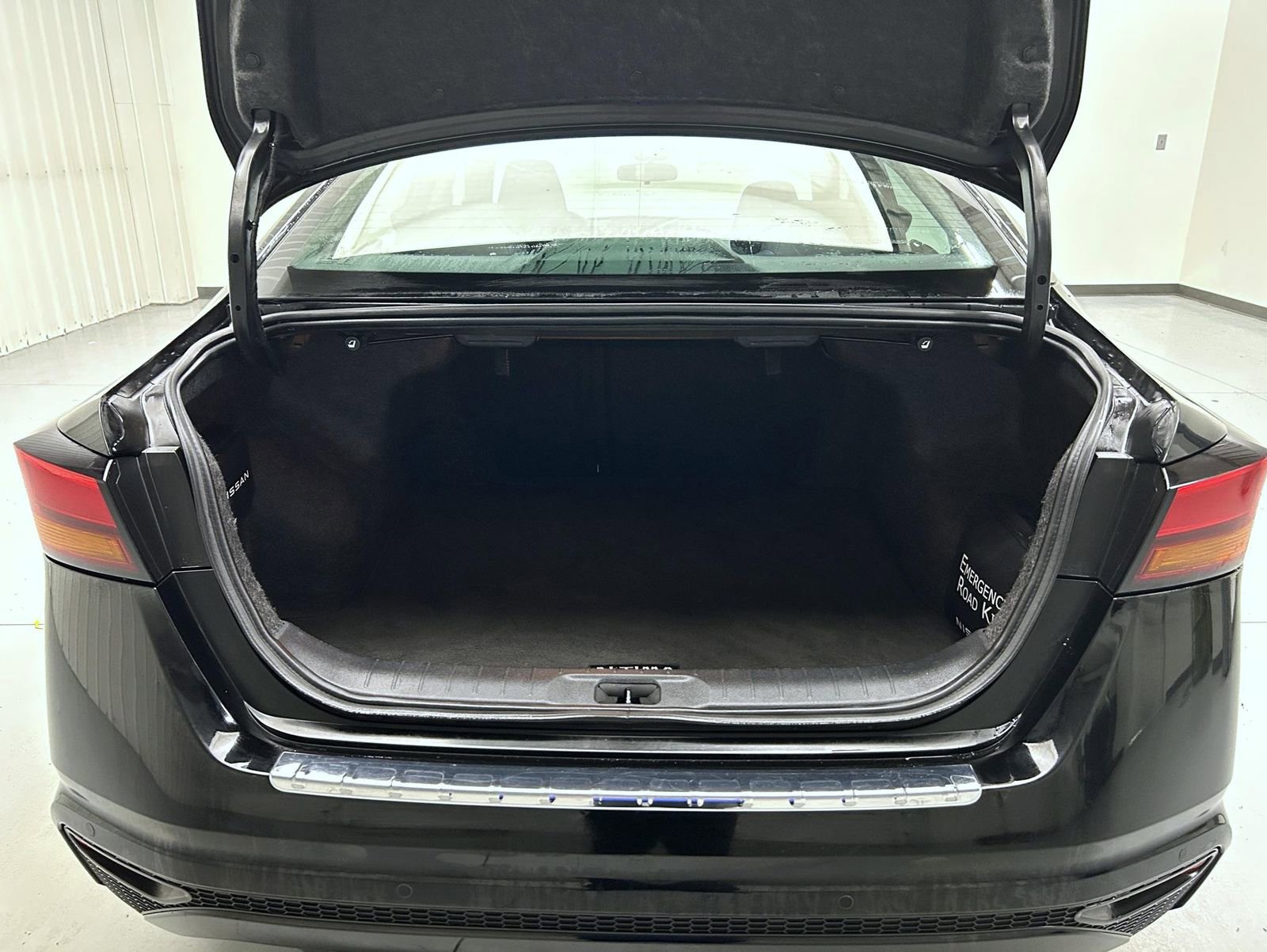 Used 2023 Nissan Altima 2.5 SV AWD/4WD image 21