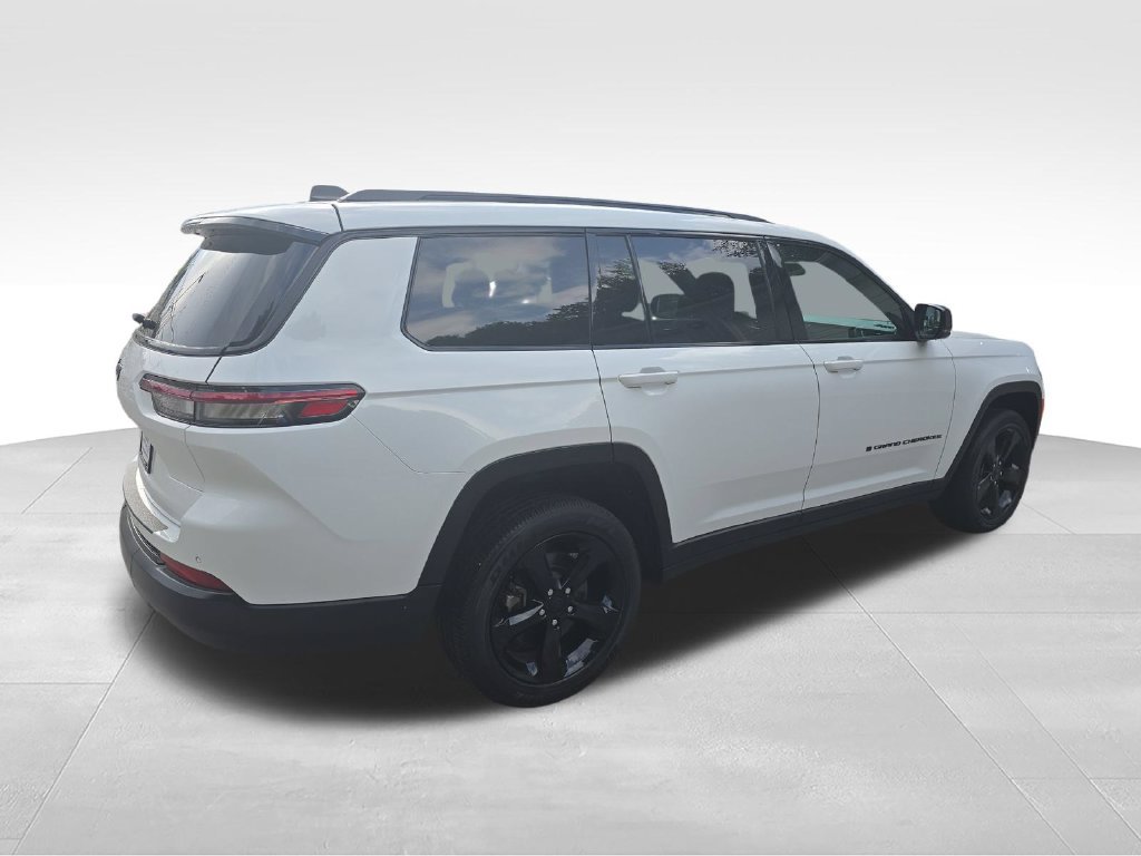 Used 2024 Jeep Grand Cherokee L Altitude AWD/4WD image 6