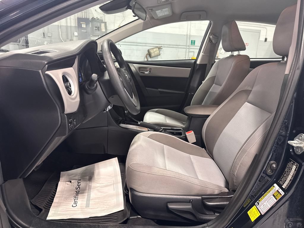 Used 2018 Toyota Corolla LE FWD image 23