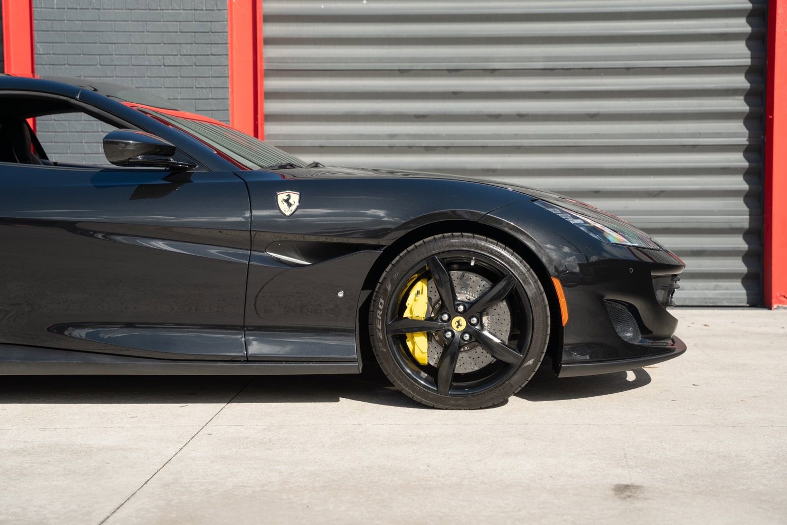 Used 2019 Ferrari Portofino image 11