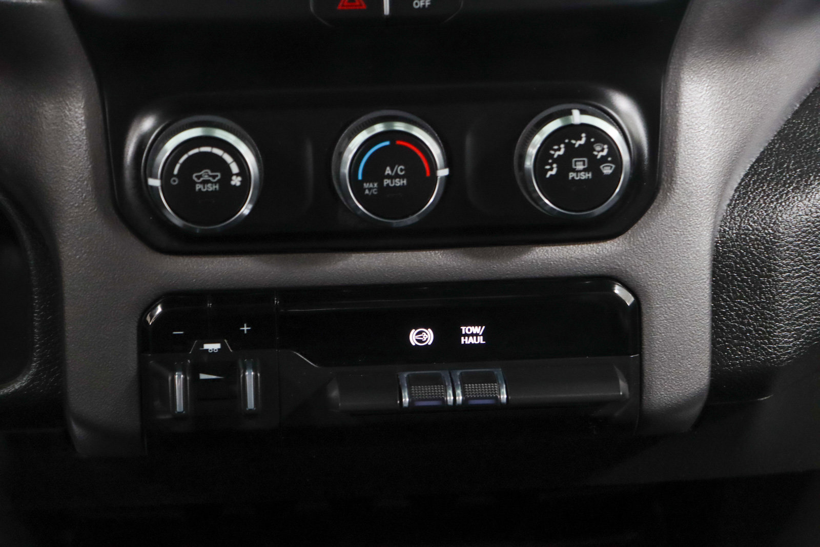 Used 2023 RAM 2500 Big Horn w/ Cold Weather Group image 21