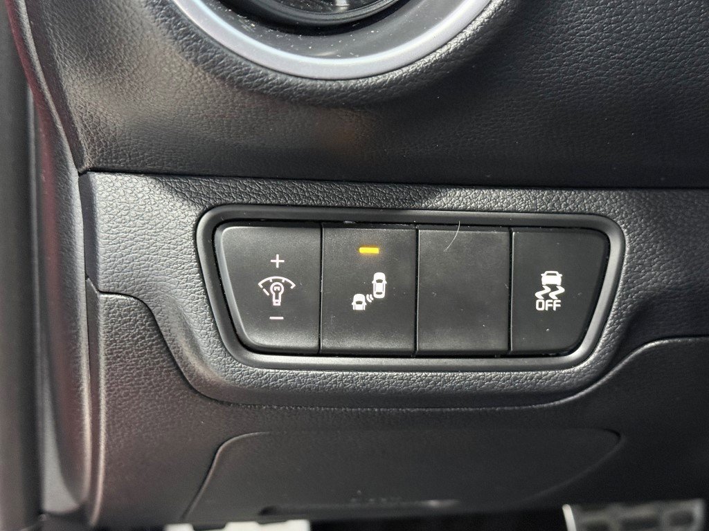 Used 2023 Kia Forte GT image 38