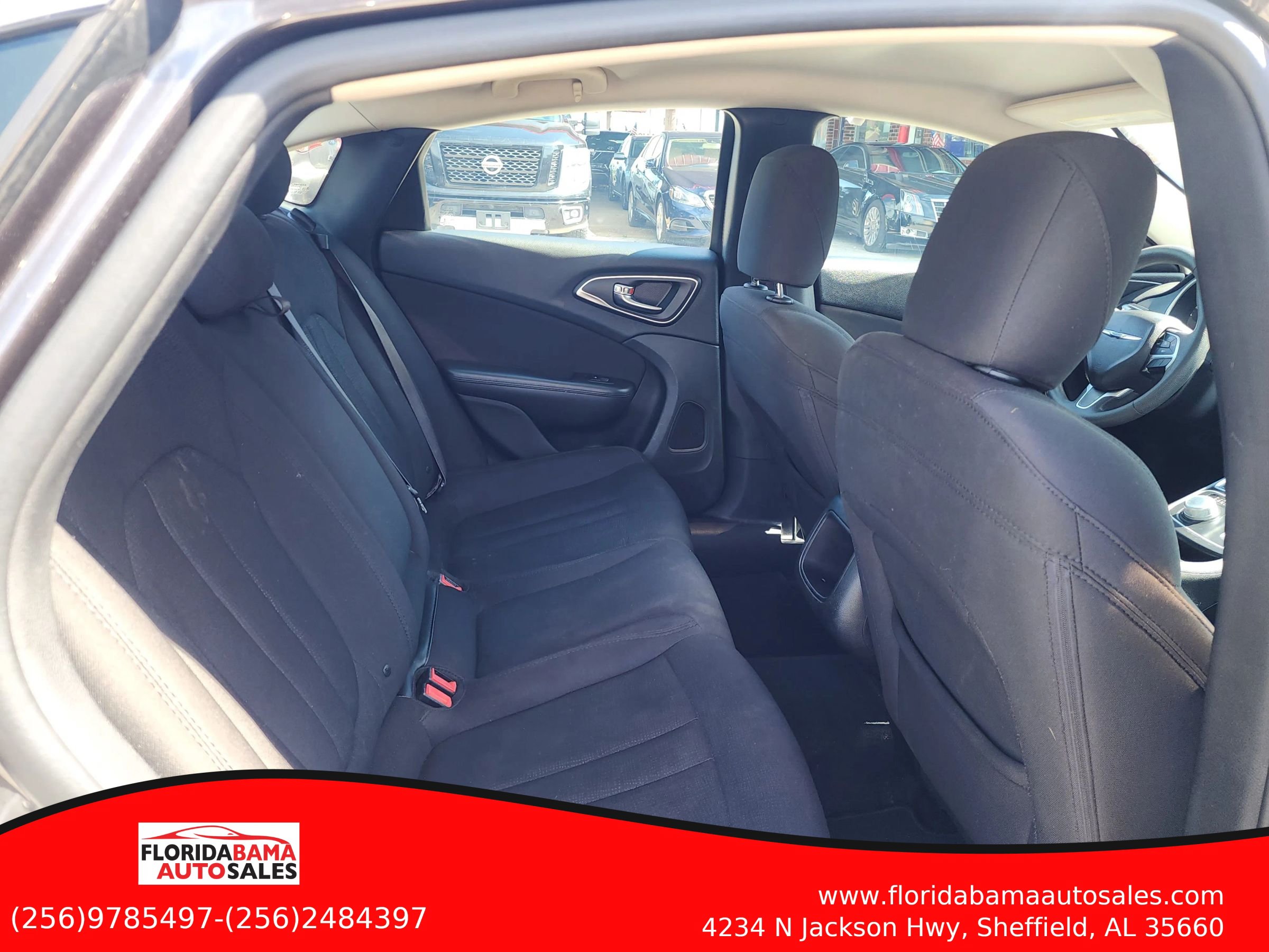 Used 2015 Chrysler 200 Limited FWD image 10