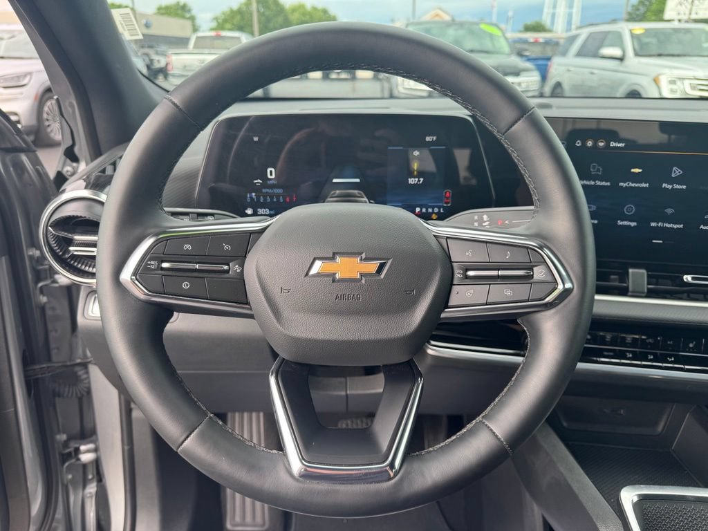 Used 2026 Chevrolet Equinox LT FWD image 8