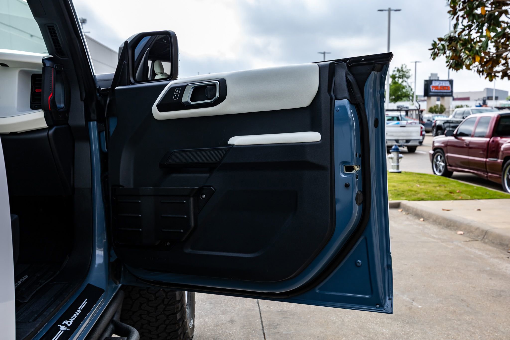 Used 2023 Ford Bronco Heritage Edition AWD/4WD image 39