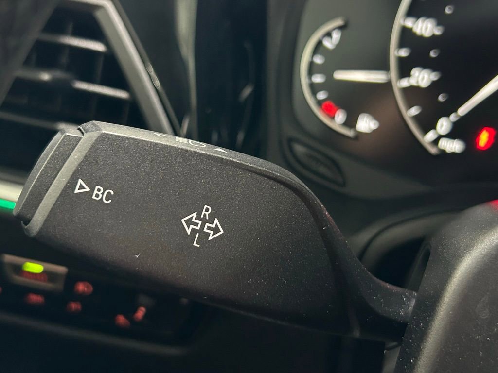 Used 2019 BMW 330i Sedan w/ Convenience Package image 16