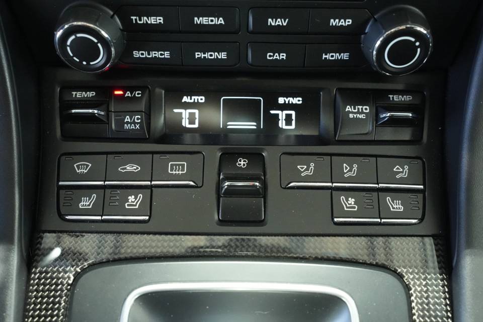 Used 2019 Porsche 911 Turbo image 22