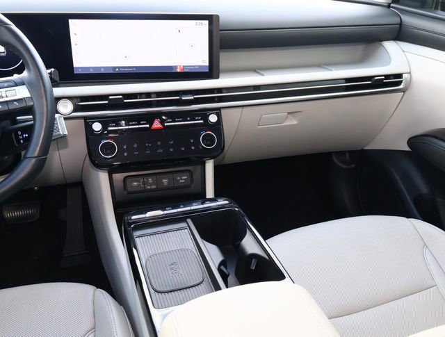 Certified 2025 Hyundai Tucson Limited image 11