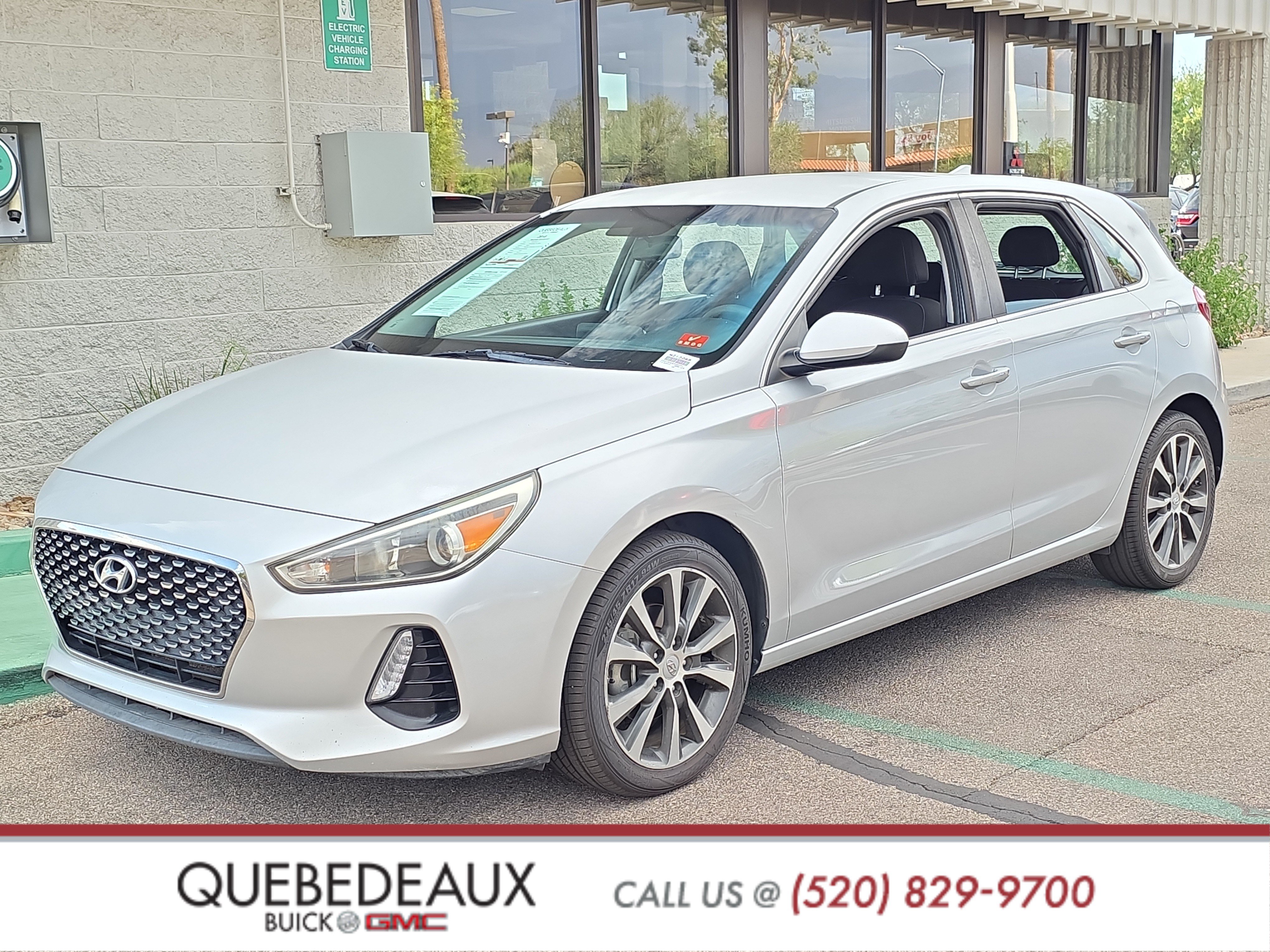 Used 2018 Hyundai Elantra GT FWD image 3