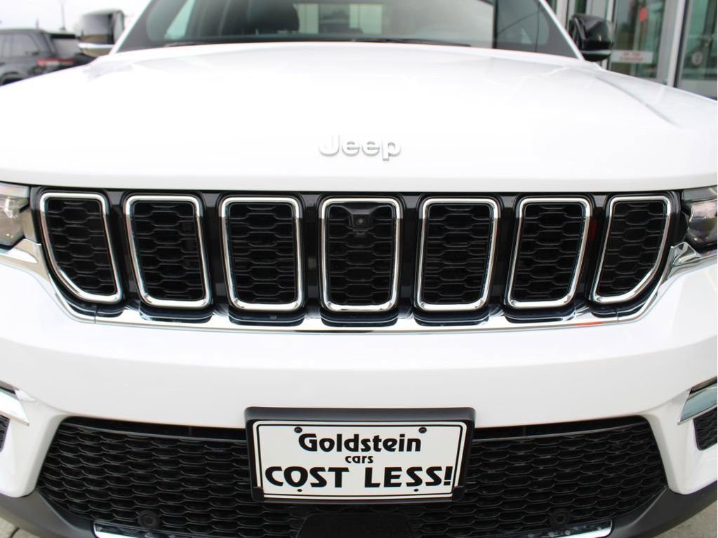 New 2025 Jeep Grand Cherokee Limited w/ Luxury Tech Group II image 2