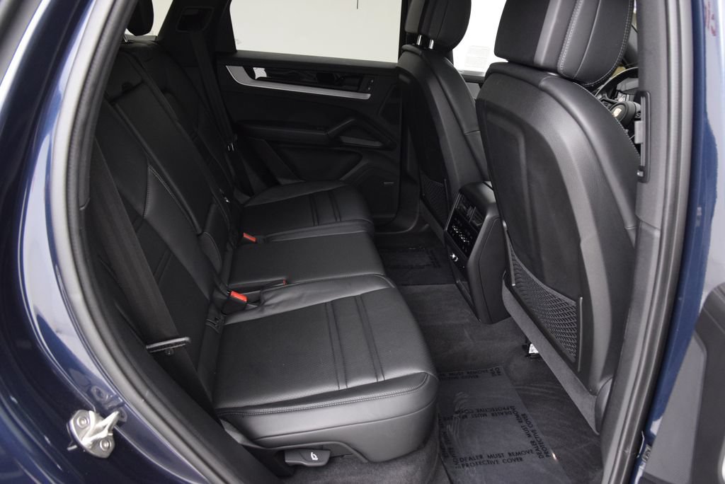 Used 2024 Porsche Cayenne AWD/4WD image 20