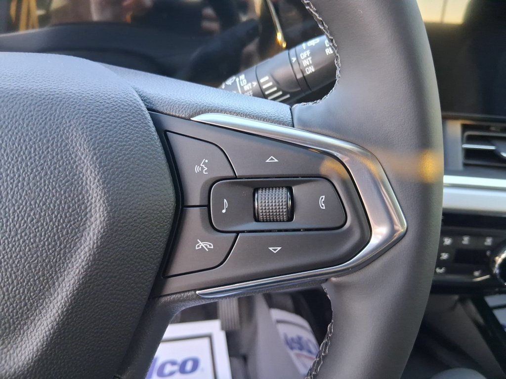 New 2026 Chevrolet Trax LT w/ Sunroof Package FWD image 27