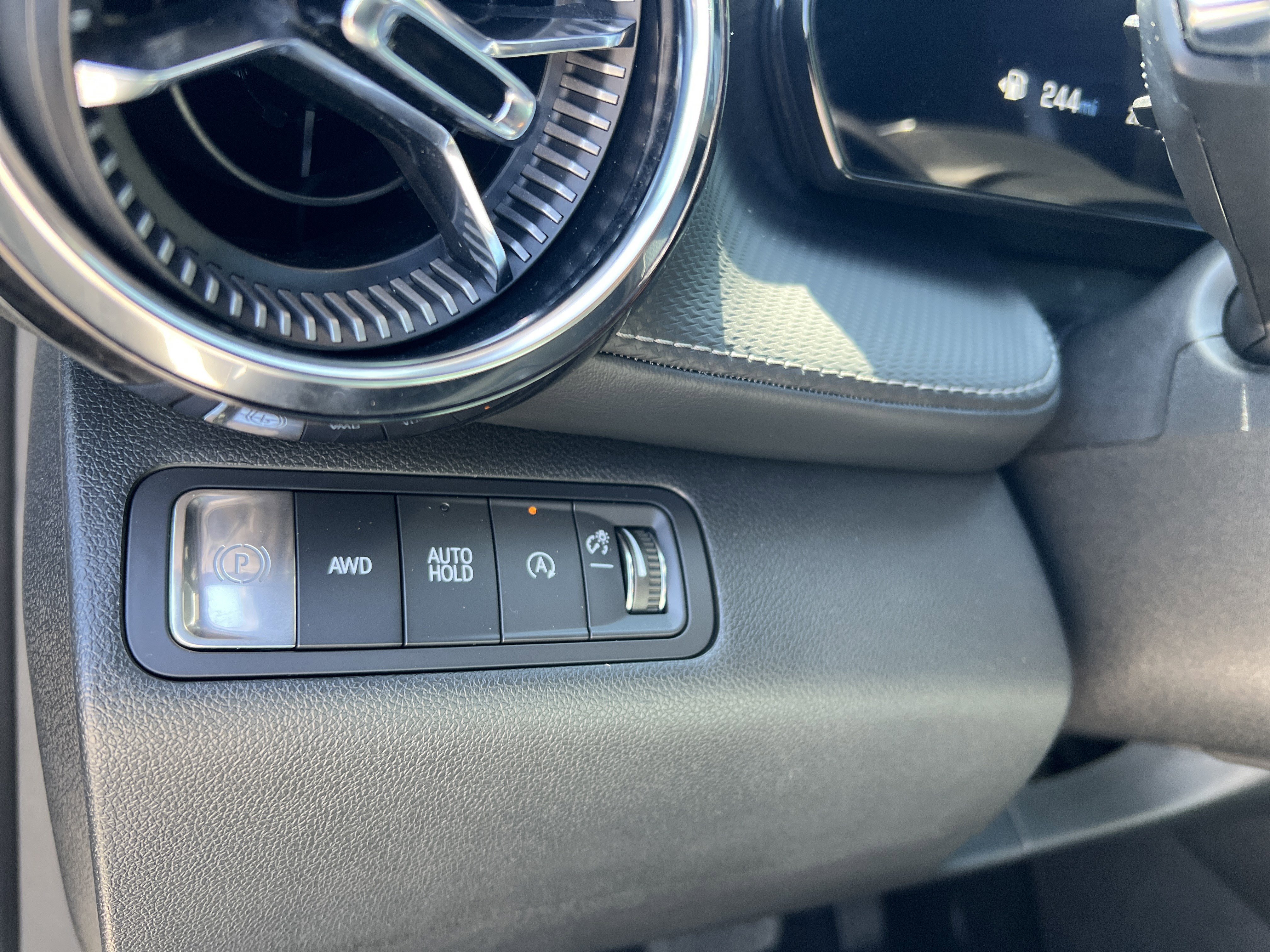 Used 2025 Chevrolet Equinox LT AWD/4WD image 13