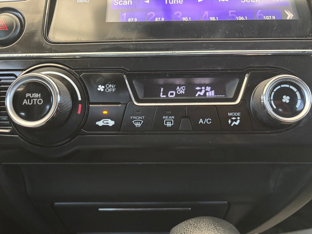 Used 2015 Honda Civic SE image 14